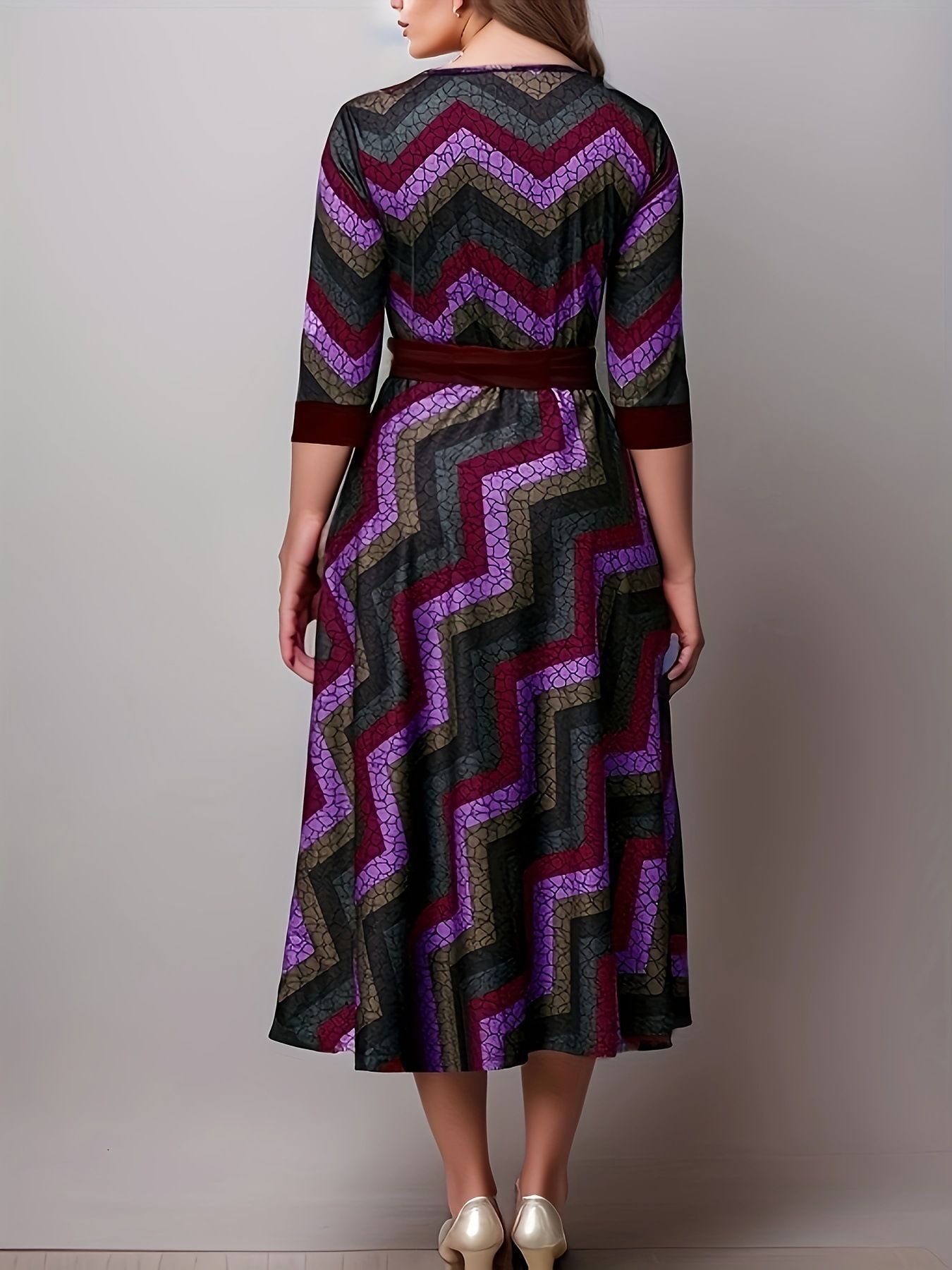 New Product Selection: European and American Autumn/Winter Commuter Dress, Round Neck, Long Sleeve, Printed Waist Collection, Waist Belt, Medium Length, Large Swing Skirt, Women's Wear