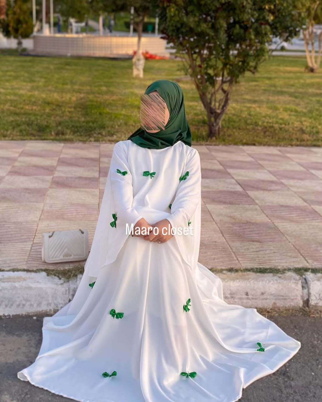 New Product Selection: Middle East Arab Women's Wear 2025 New Dubai Abaya Muslim Loose Horn Sleeve Bow Robe Dress