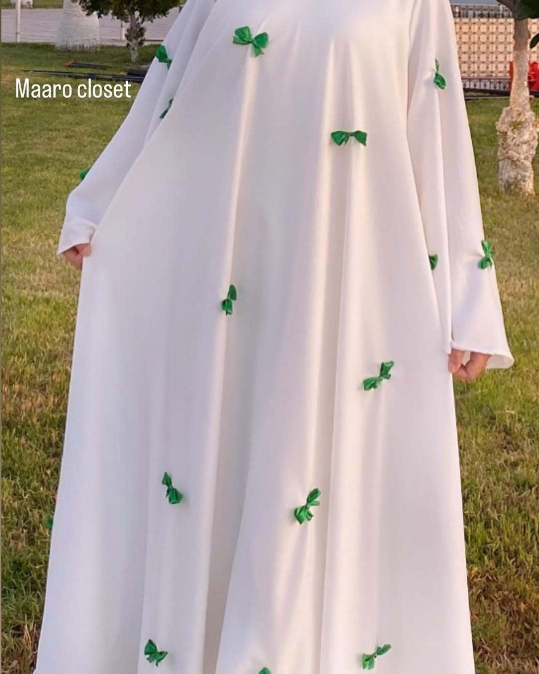 New Product Selection: Middle East Arab Women's Wear 2025 New Dubai Abaya Muslim Loose Horn Sleeve Bow Robe Dress
