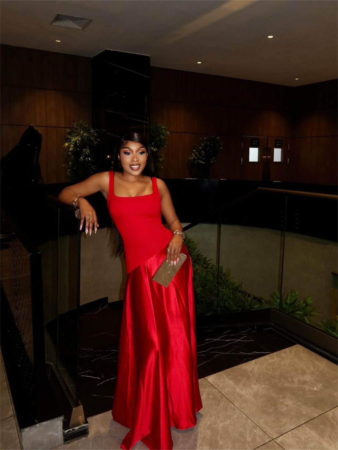 New product selection: European and American new cross-border fashion banquet slim fit sexy solid color U-neck spliced vest long skirt dress