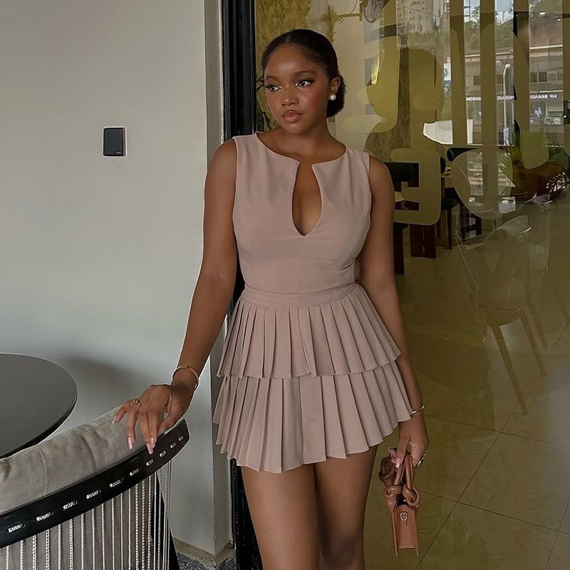 New Product Selection: European and American Cross border Women's Clothing 2025 Summer New Fashion V-neck Sleeveless Tank Top, Hundred Fold Half Skirt Set