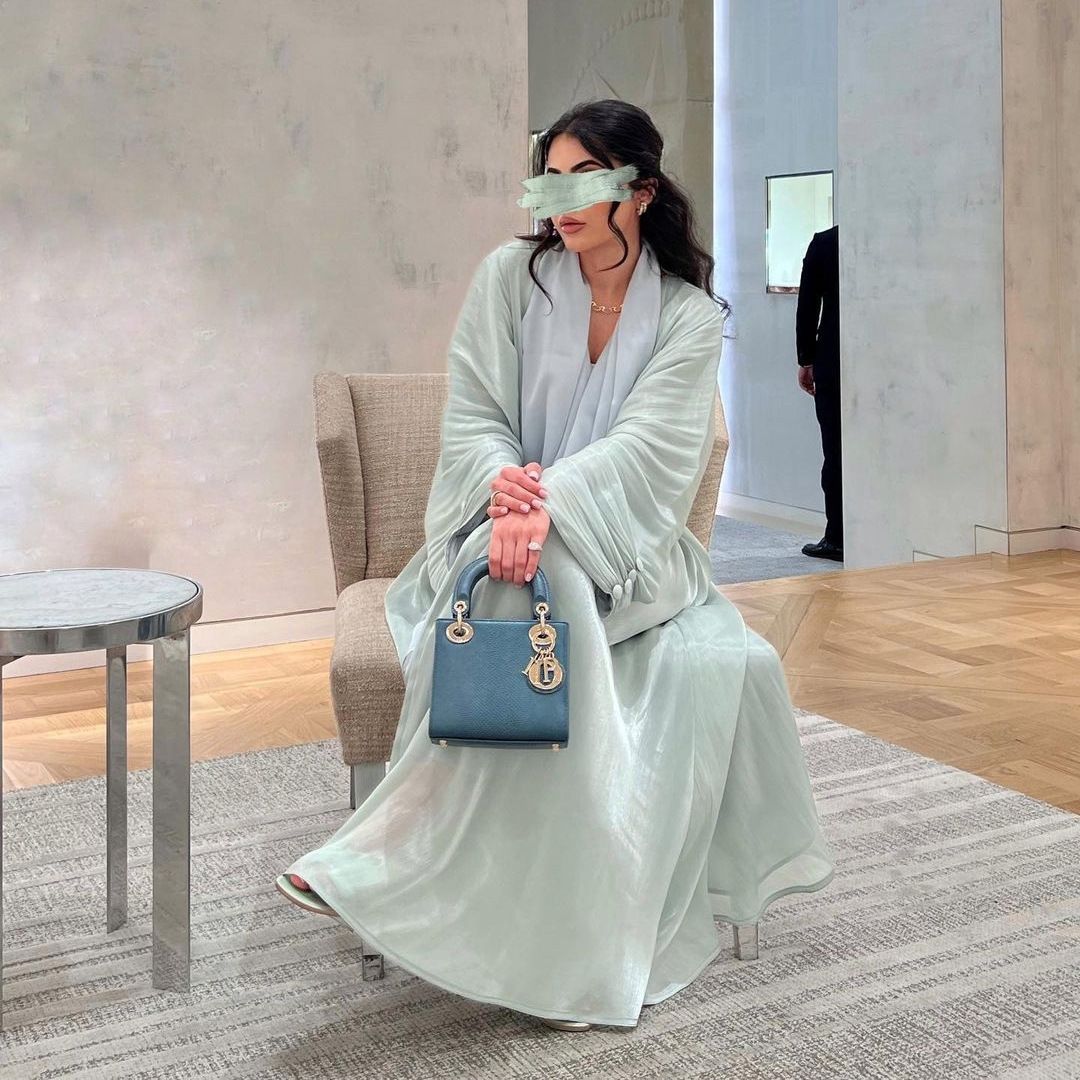 New Product Selection MQ098 Middle East Modest Women's Muslim Robe Abaya Dubai Outerwear Bright Silk Dress Ins Trendy