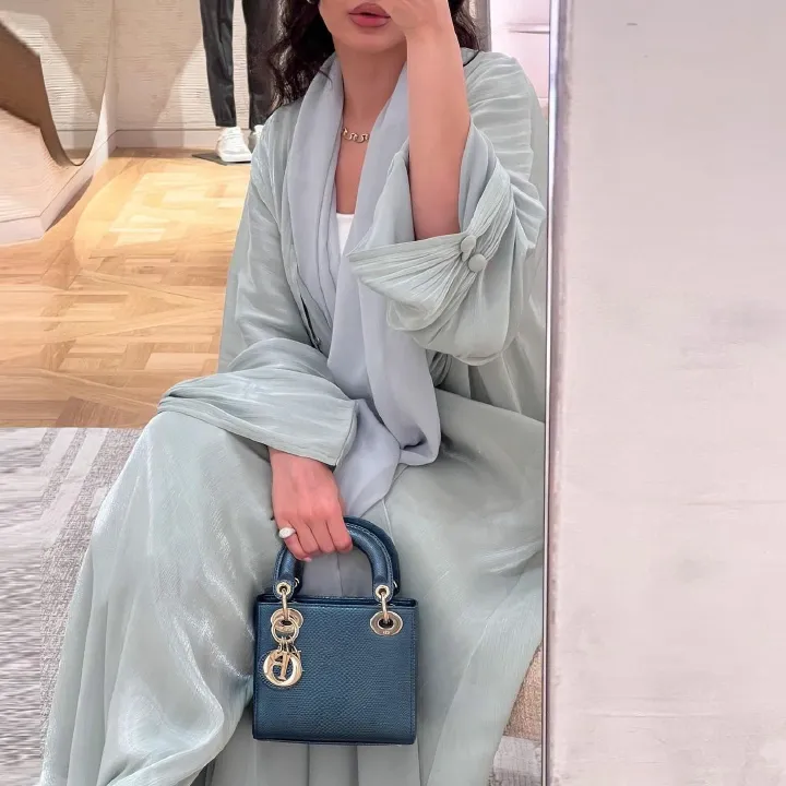 New Product Selection MQ098 Middle East Modest Women's Muslim Robe Abaya Dubai Outerwear Bright Silk Dress Ins Trendy