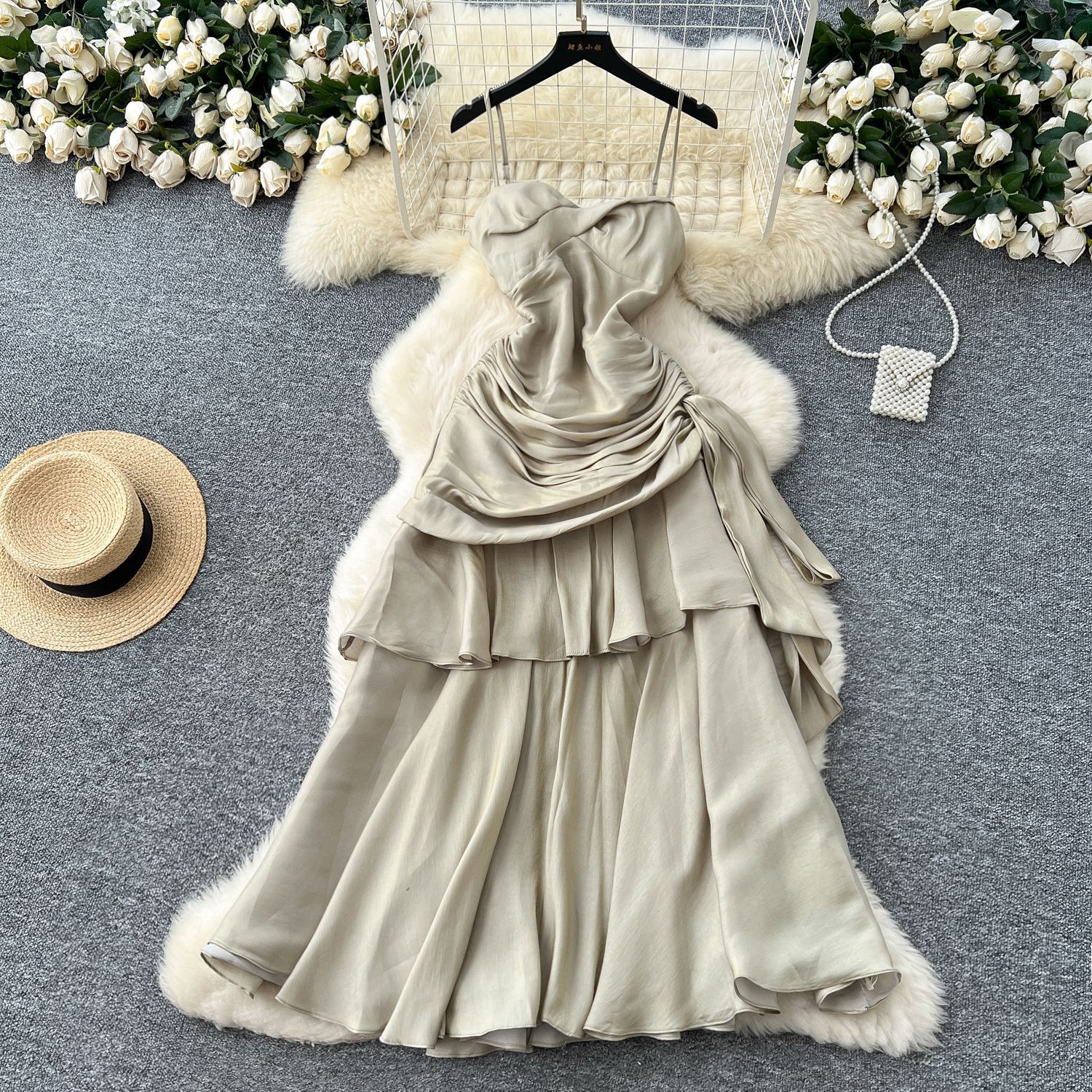 New product selection: French goddess style design, square neckline, strapless strap, pleated waist, ruffle edge dress, women's mini dress, long skirt