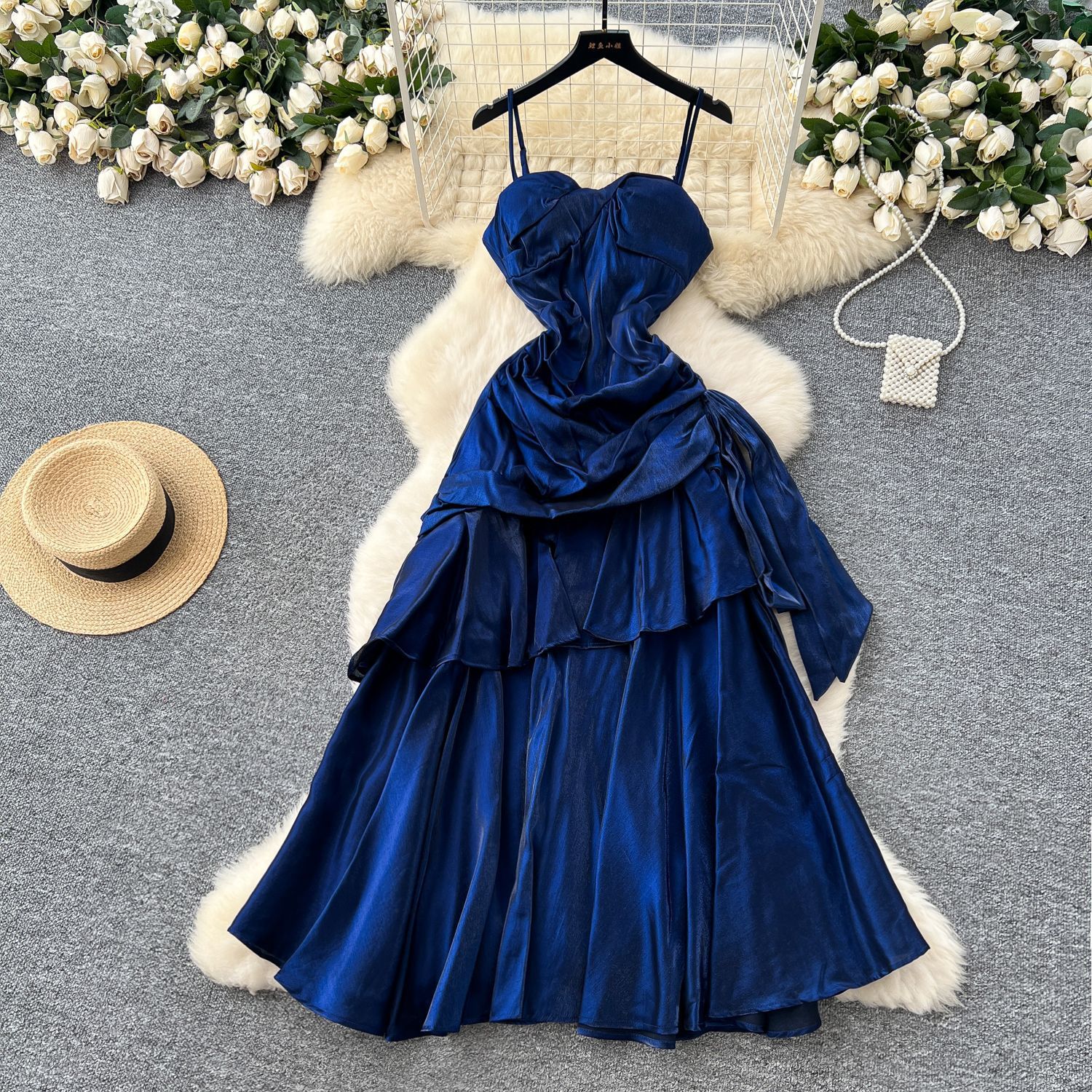 New product selection: French goddess style design, square neckline, strapless strap, pleated waist, ruffle edge dress, women's mini dress, long skirt