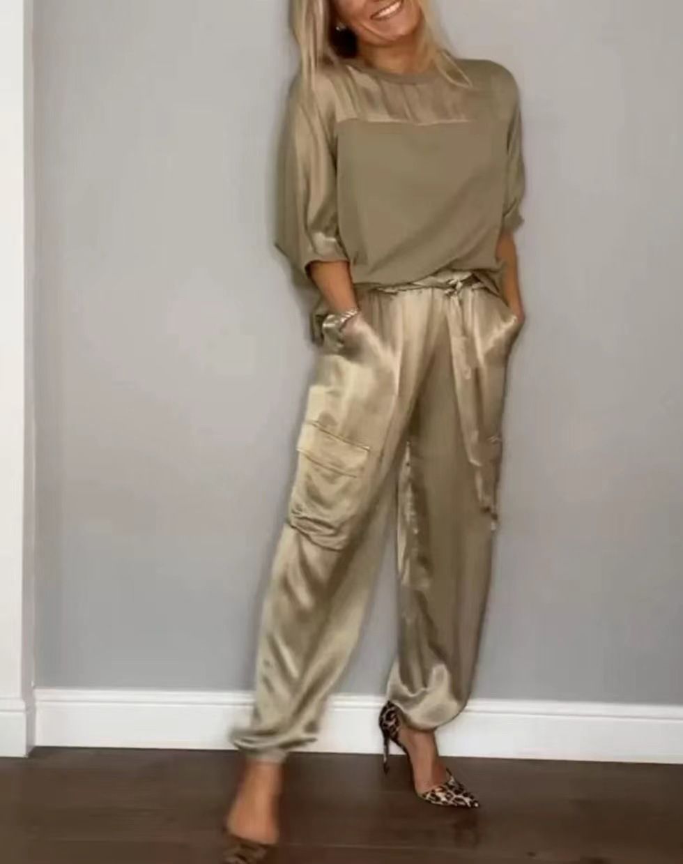 New Product Selection: 2026 Spring and Autumn New Cross border Fashion Women's Solid Color Smooth Satin Half Sleeve Top Two Piece Set for Women