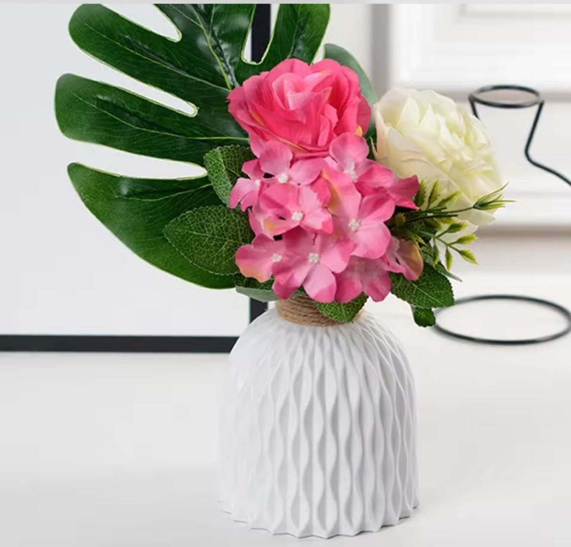 Modern Flower Vase Imitation Ceramic Flower Pot Decoration Home Plastic Vase Flower Arrangement Nordic Style Home Decoration.
