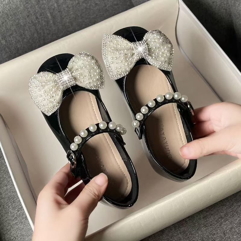 Girls small shoes summer soft-soled Princess Sandals, autumn new children's bow diamond single shoes shoes
