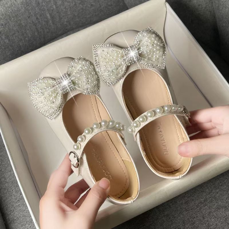 Girls small shoes summer soft-soled Princess Sandals, autumn new children's bow diamond single shoes shoes