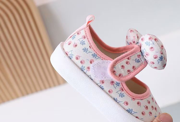 Canvas shoes for girls, Spring and Autumn Baotou anti-kicking baby shoes, soft-soled bow shoes, children's walking shoes baby shoe