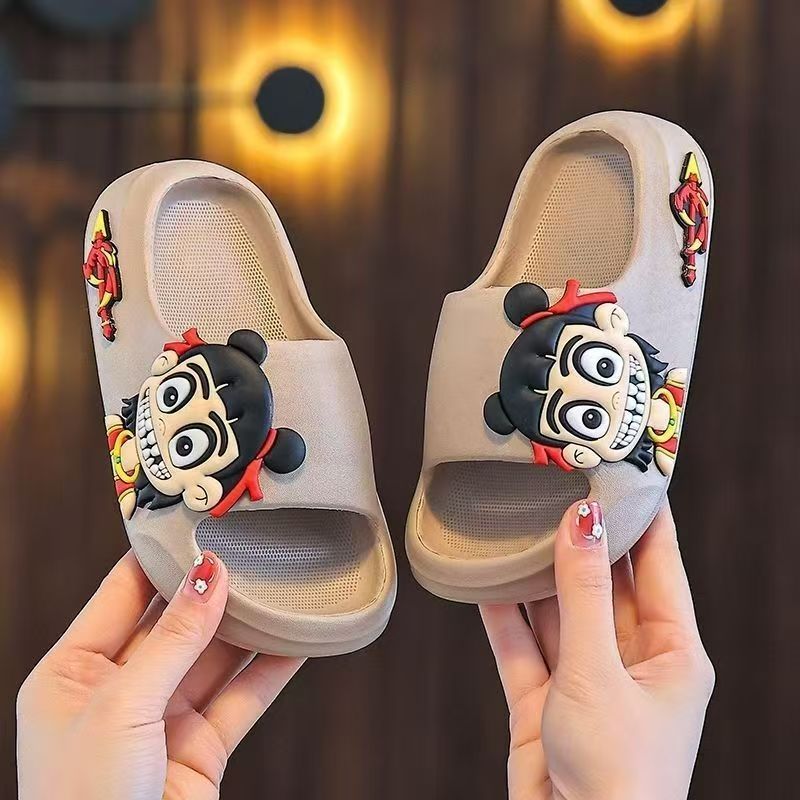 Children's slippers for boys and girls; summer cartoon bath slippers for home and outdoor use; anti-slip slippers for babies