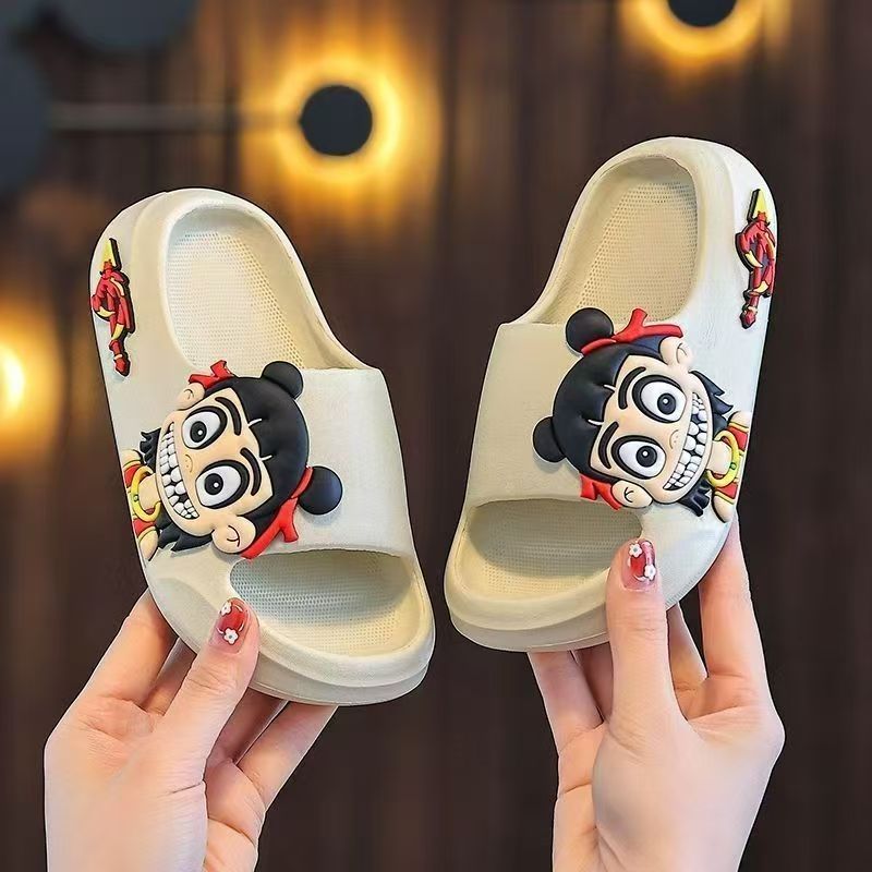 Children's slippers for boys and girls; summer cartoon bath slippers for home and outdoor use; anti-slip slippers for babies