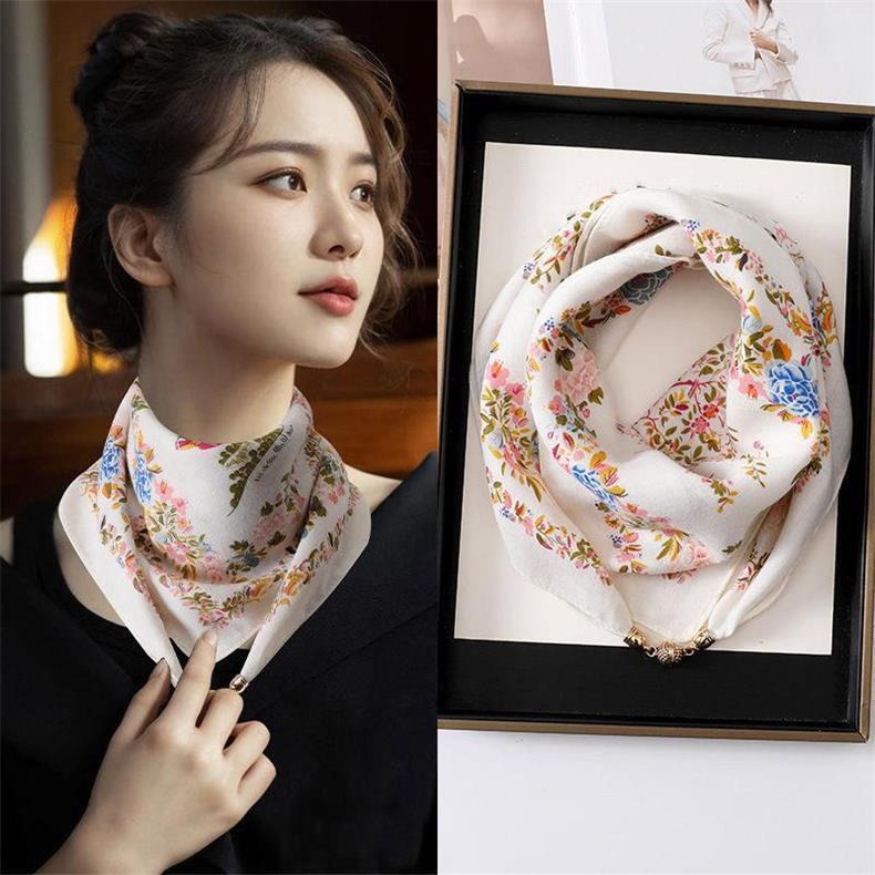 2024 New Warm Square Scarf Magnetic Buckle Triangle Silk Scarf Cotton Scarf Women's Spring Autumn/Winter Western Style Scarf
Versatile temperament
