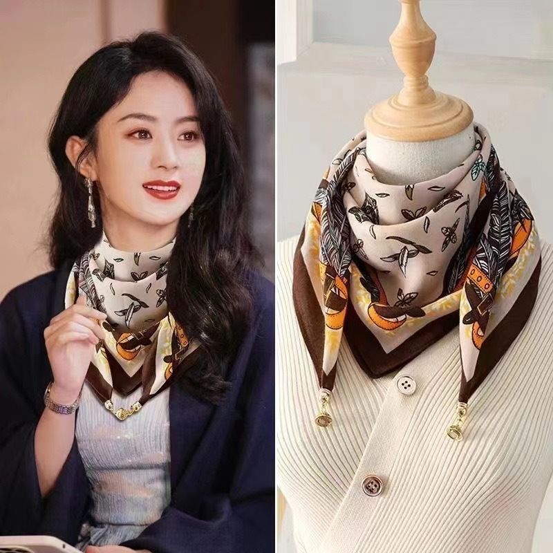 2024 New Warm Square Scarf Magnetic Buckle Triangle Silk Scarf Cotton Scarf Women's Spring Autumn/Winter Western Style Scarf
Versatile temperament