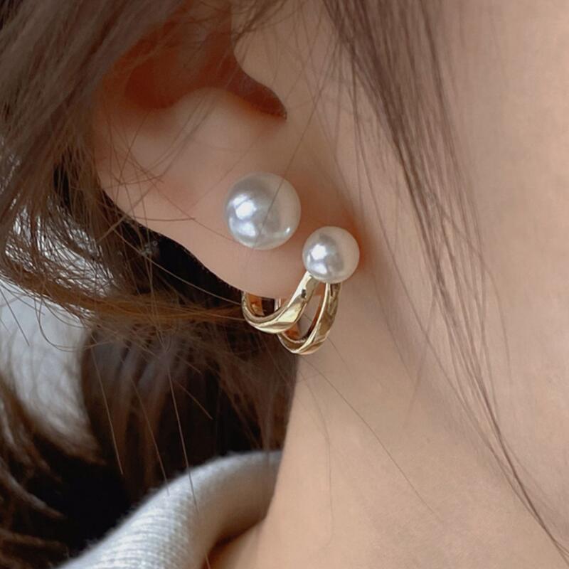 Pearl earrings, women's French high-end temperament, earrings, niche design, retro light luxury earrings