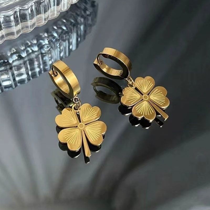 3-piece set Personalized Four Leaf Clover Lucky Grass Pendant Clavicle Chain Simple and Unique Snake Bone Chain Neck Ornament