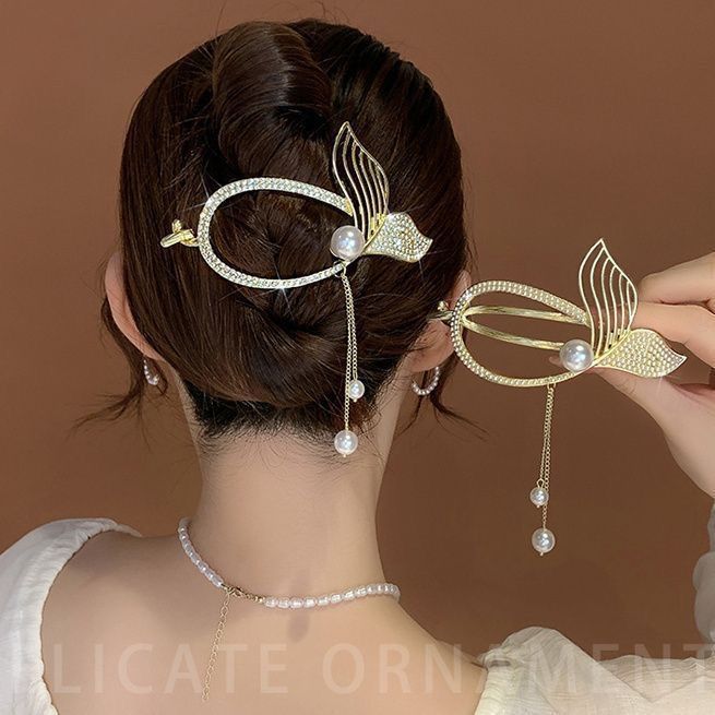 Fish tail twisting clip tassel fixing artifact, one word clip, light luxury horizontal clip, hair hairpin, back of the head grasping clip, disc hair clipper