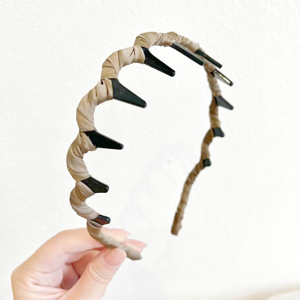 Hairband for women with teeth on the face, anti slip and broken hair, French wave headband for hair compression