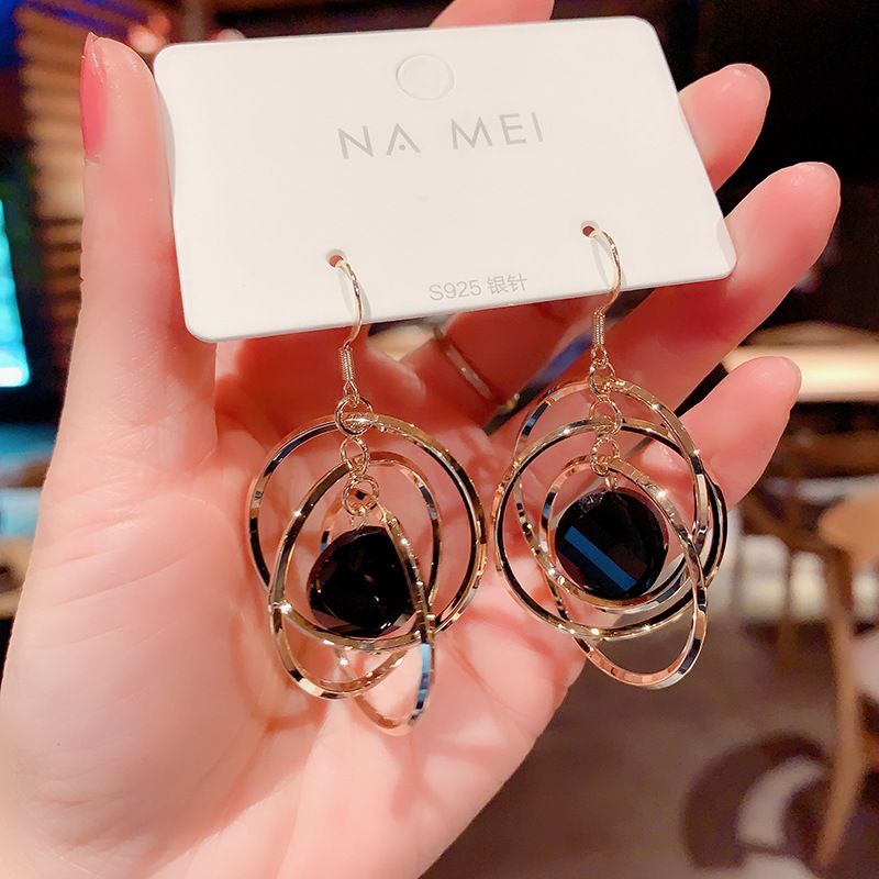 Fashionable circle three-dimensional loop earrings with feminine temperament, retro 925 silver needle earrings, ear hooks
