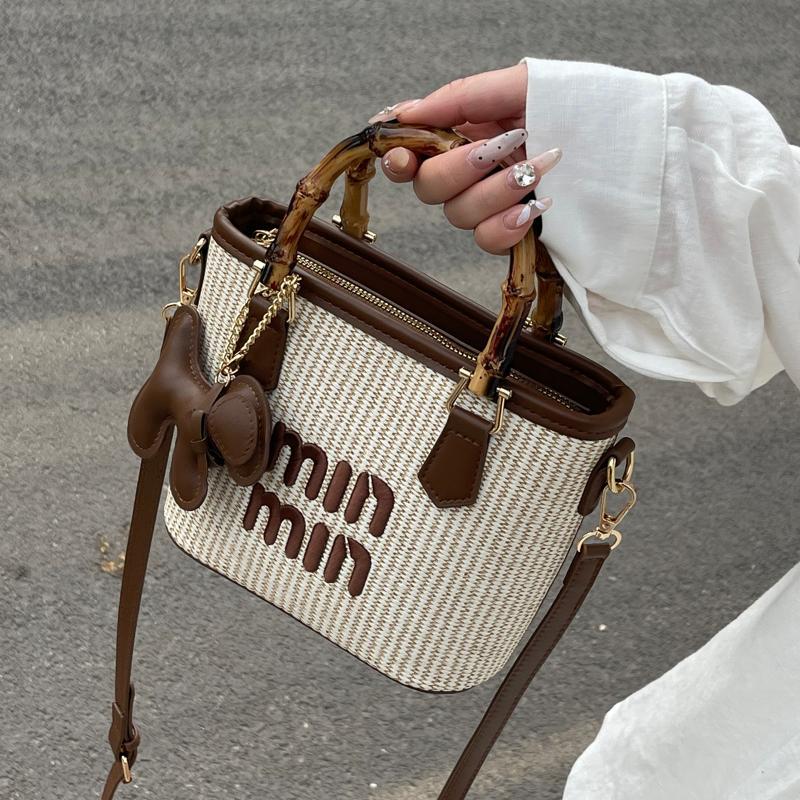 2025 New Spring Fashion Color Contrasting Straw Weaving Bamboo Festival Vegetable Basket Bag Water Bucket Bag Handheld Single Shoulder Diagonal Span Bag Women's Bag