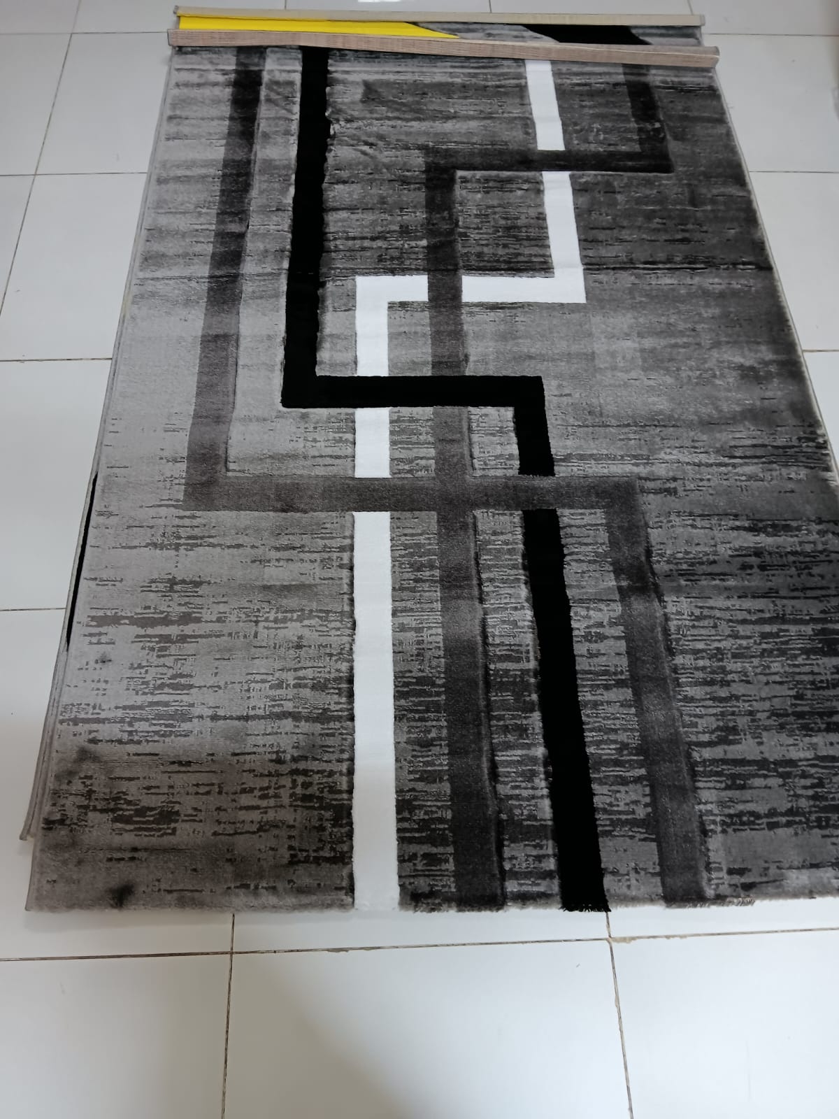 7 x 10 fts Quality luxurious Paris carpets