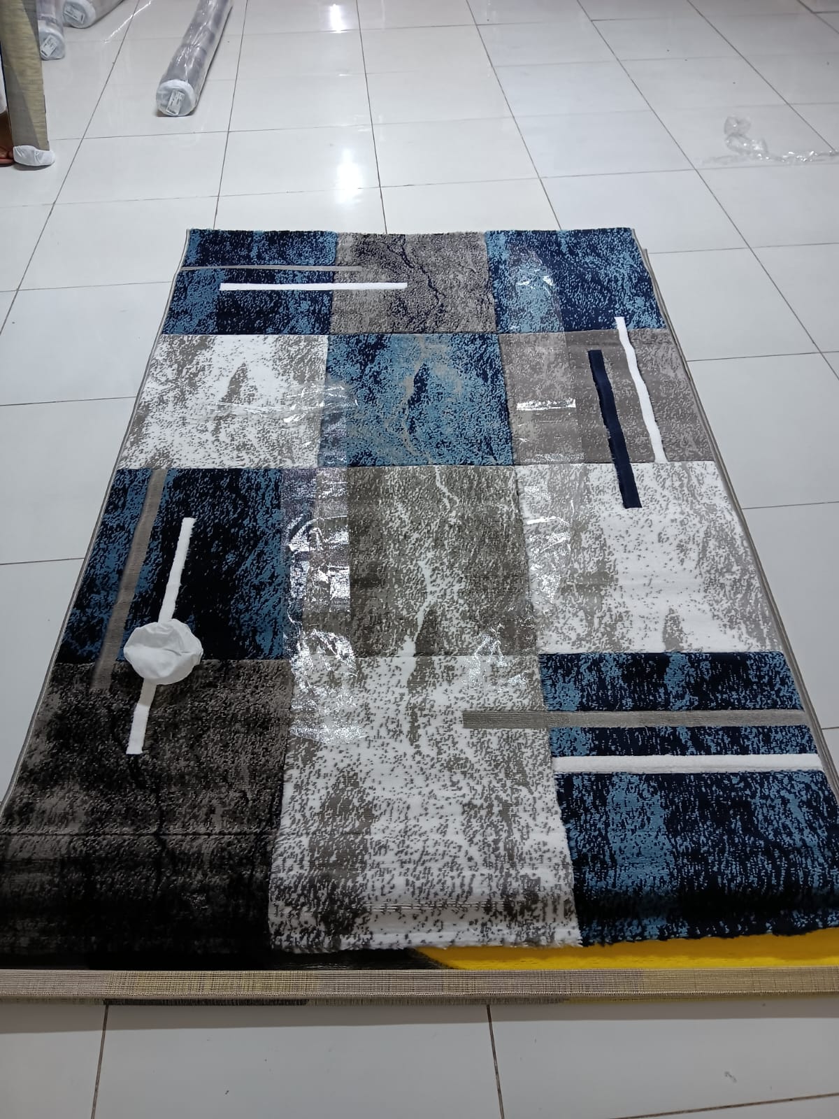 7 x 10 fts Quality luxurious Paris carpets