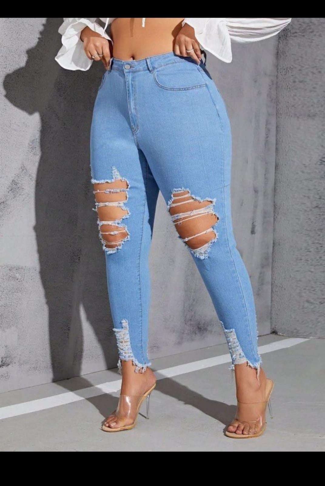 Ladies Rugged Jeans Trousers -Casual Wear This High waist jeans is big fitting,has a great stretch & is comfortable to wear.It defines your Waistline and give your body some Nice curves