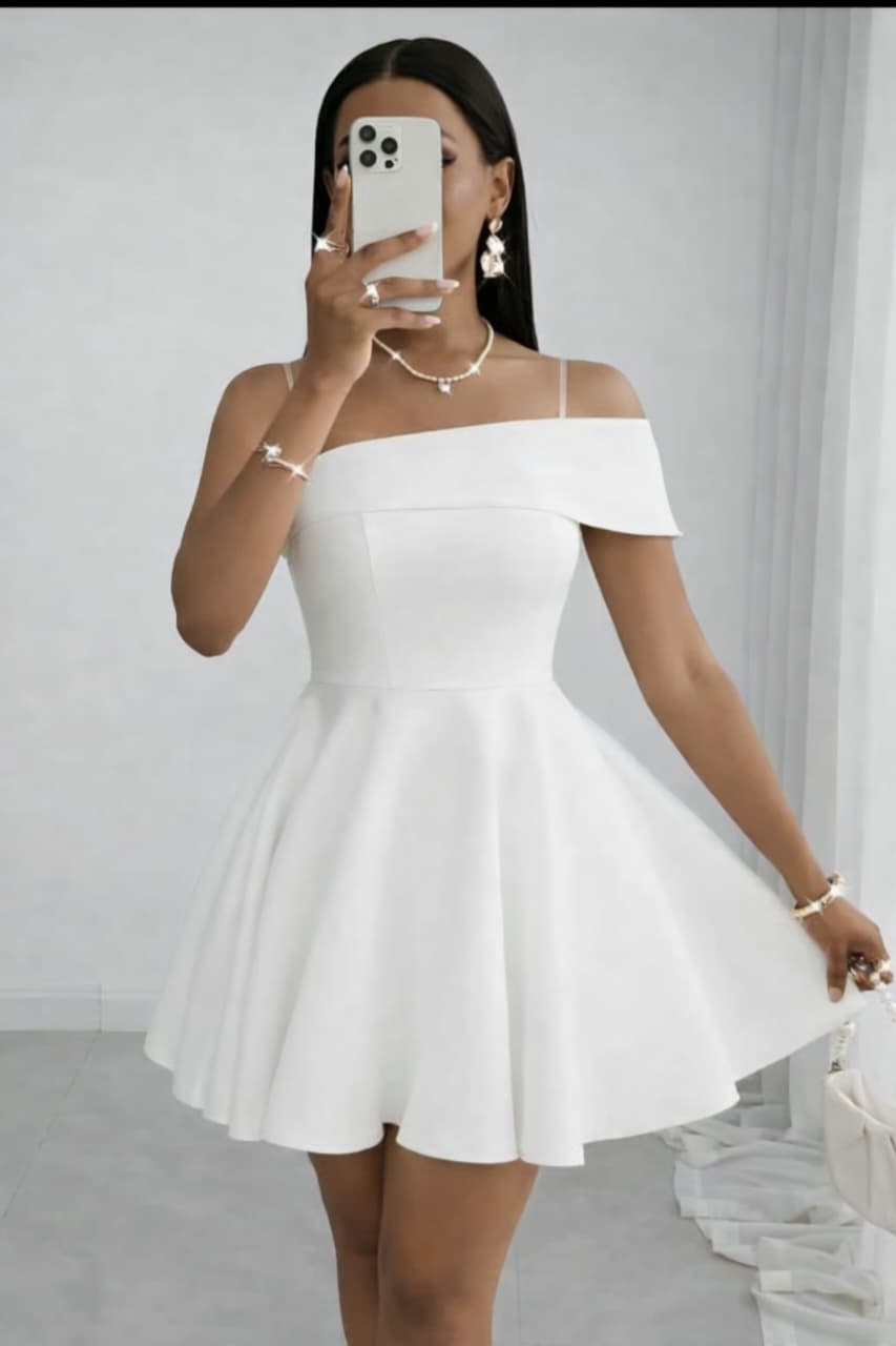 🌼 🌸 New In 🌼 🌸 
Off shoulder fit and flare dress
Premium grade Zara fabric