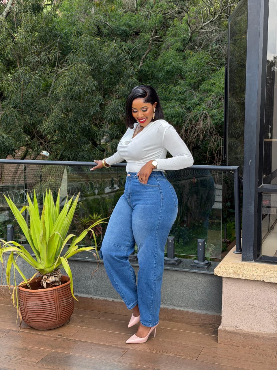 👖New mummy jeans  👖
LV Monogram Print Wide leg Jeans
Premium grade stretchy denim