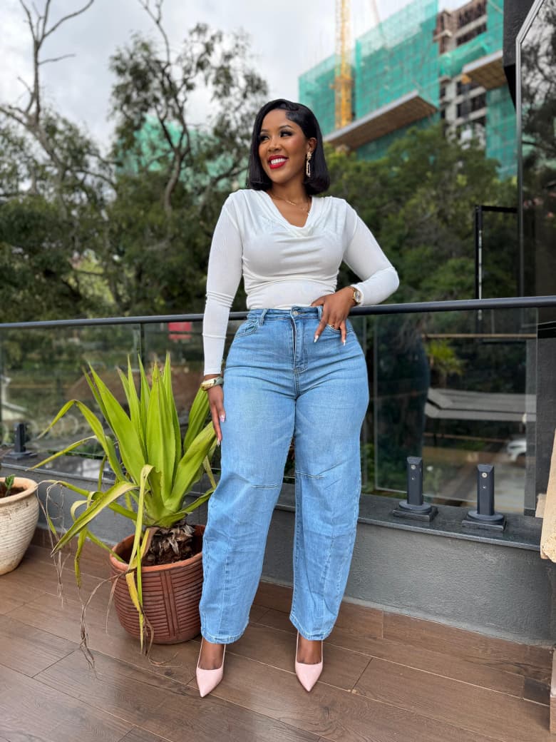 👖New mummy jeans  👖
LV Monogram Print Wide leg Jeans
Premium grade stretchy denim