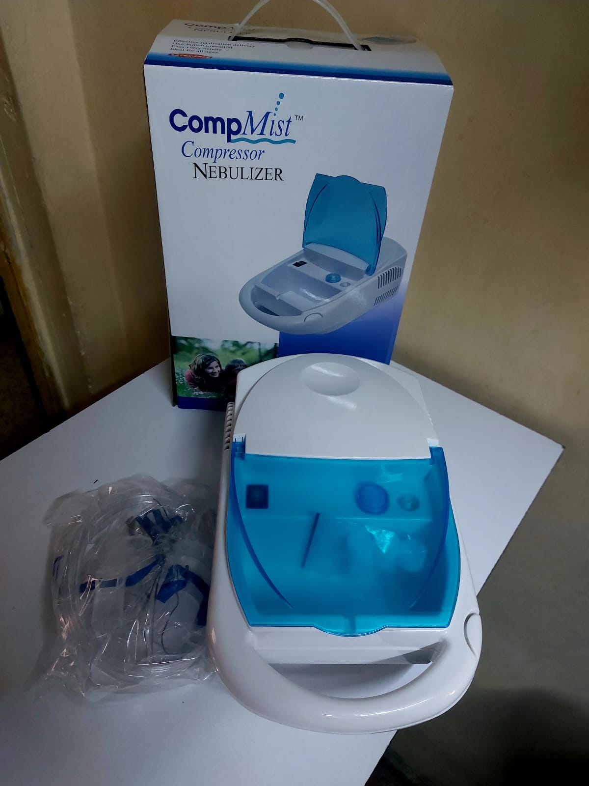 NEBULIZER MACHINE ; COMPMIST COMPRESSOR NEBULIZER. MEDICAL NEBULISER