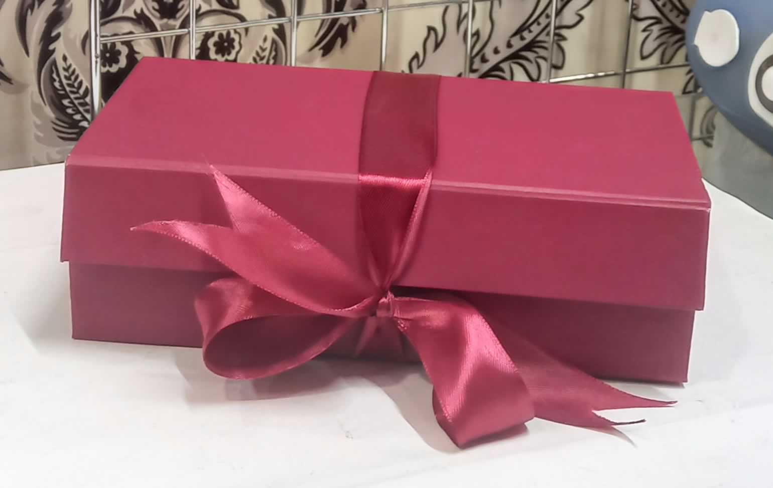Multipurpose Foldable Gift Box with Ribbon – Elegant & Reusable (20CM x 10CM x 6CM)