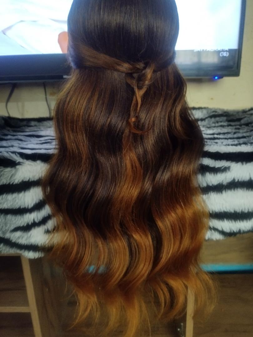 this is a 4 by 4 hd closure wig,  available in color 1/2/350colors, cañ be washed, heat styled and tonged.  please do not dye. use a wide tooth comb to detangle  your wig