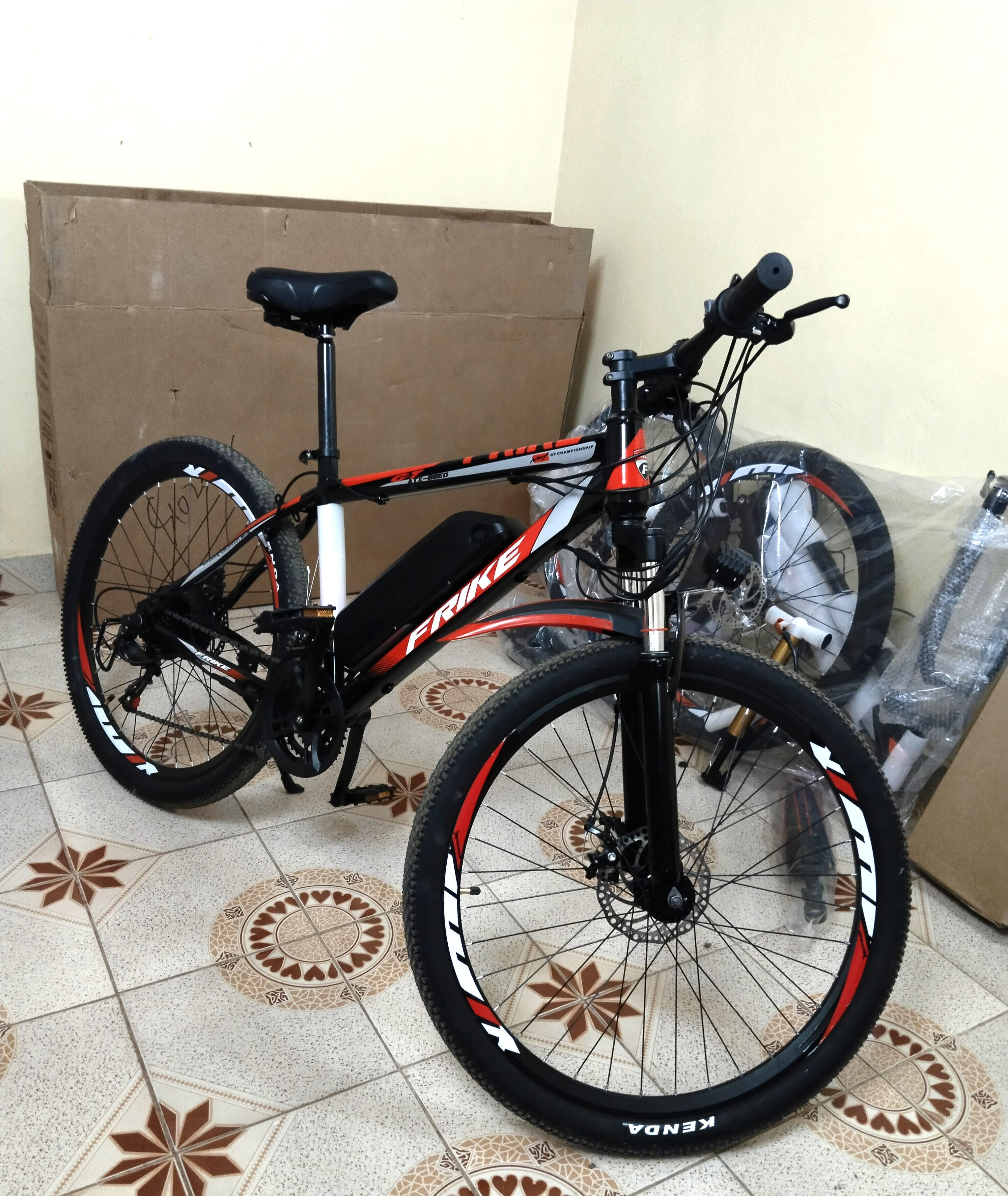 Frike Electric Bicycle Bike for Adults, 26'' Up to 60km With Removable Battery, Adjustable Stem, Fenders, Lockable Suspension Fork, 21-Speed Gear