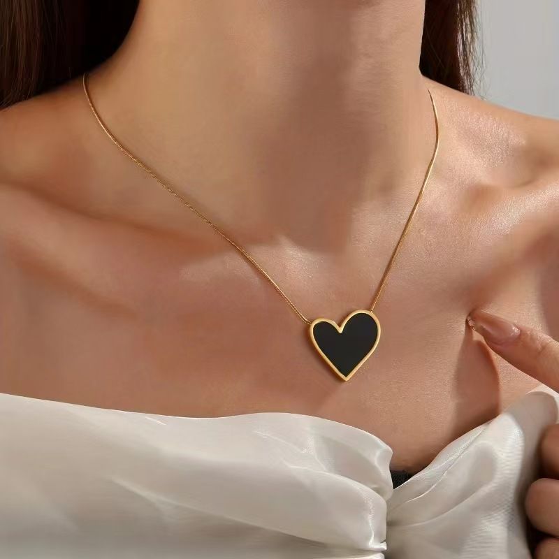 Women's necklace heart-shaped pendant necklace Women's necklace Valentine's Day gift Jewelry Fashion Accessories Jewelry Women Jewelry Pendant Necklaces girl miss Gift As shown in the figure