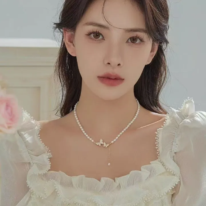 New arrivals * Fashionable pearl necklace, ladies' niche sweet necklace, high-end light luxury zircon butterfly collarbone necklace, Lady gift