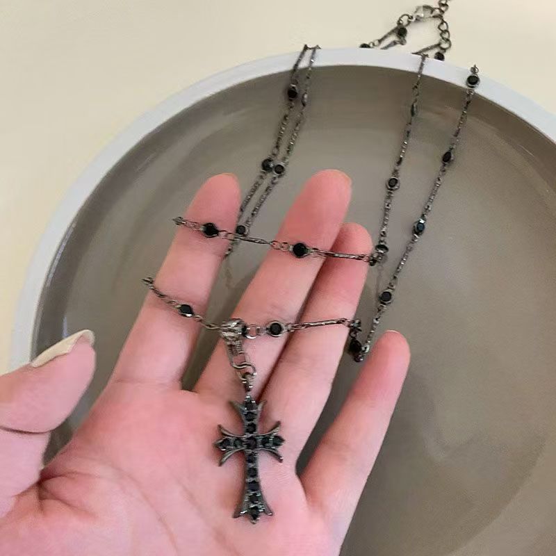 New Product Arrives 2-Layer Black Diamond Necklace Fashion Necklace Cross Pendant Necklace Lady Necklace Personalized Fashion Lady Jewelry