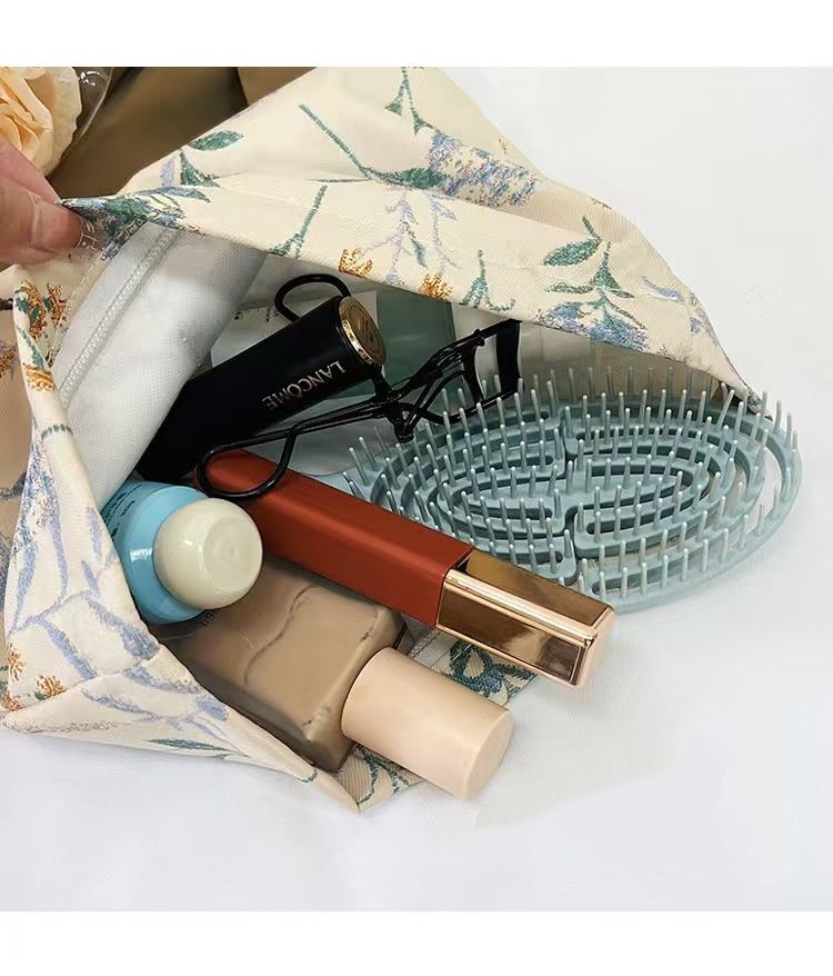 New ArrivalHigh end makeup bag with large capacity lotion storage bag, perfect for carrying cosmetics and lipstick hand in hand
