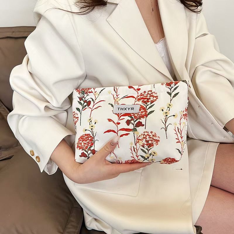 New ArrivalHigh end makeup bag with large capacity lotion storage bag, perfect for carrying cosmetics and lipstick hand in hand