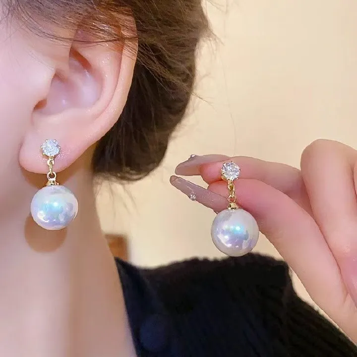 New women's earrings with diamond studded pearls elegant jewelry Valentine's Day gifts fashionable accessoriesand jewelry