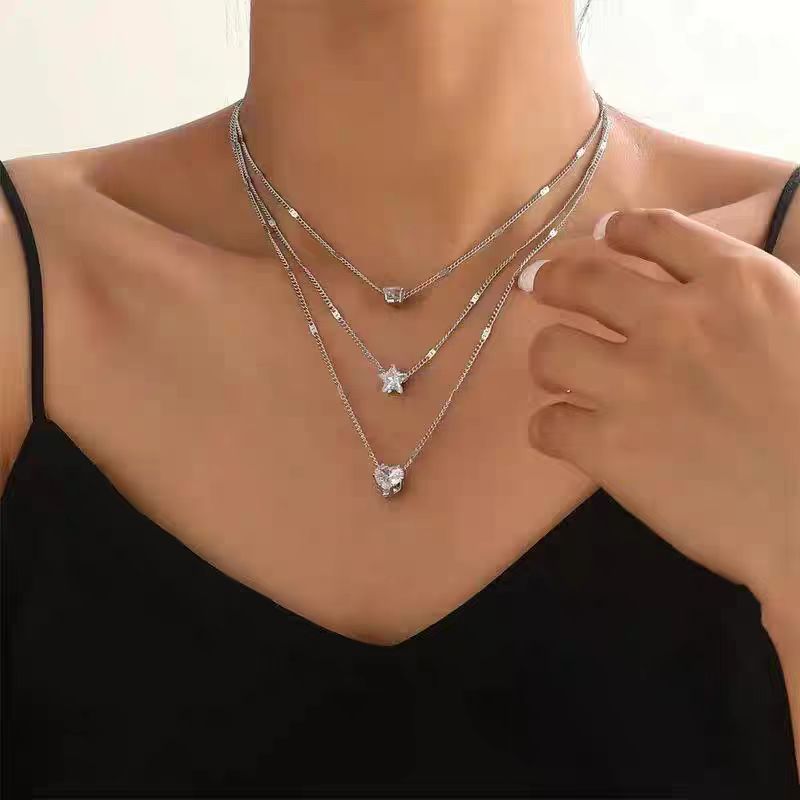 Ladies' necklace, pendant necklace, three-layer zircon pendant, heart-shaped teardrop shaped pendant, collarbone chain, jewelry, fashion necklace, bridal wedding three-layer pendant jewelry necklace.