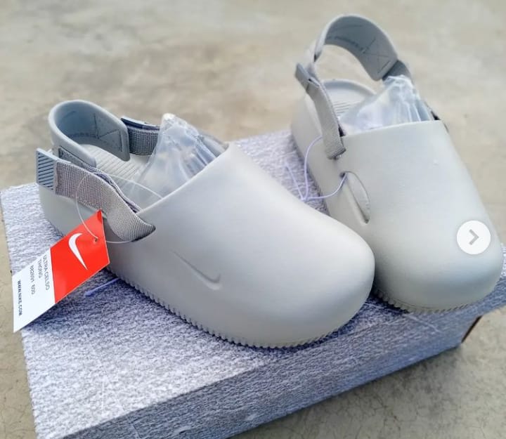 New Arrivals Crocs High Quality Design Long Lasting Sandals Calm Mules Men/Women Adjustable Shoes