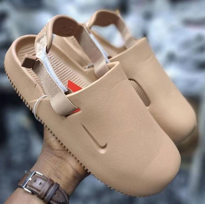 New Arrivals Crocs High Quality Design Long Lasting Sandals Calm Mules Men/Women Adjustable Shoes