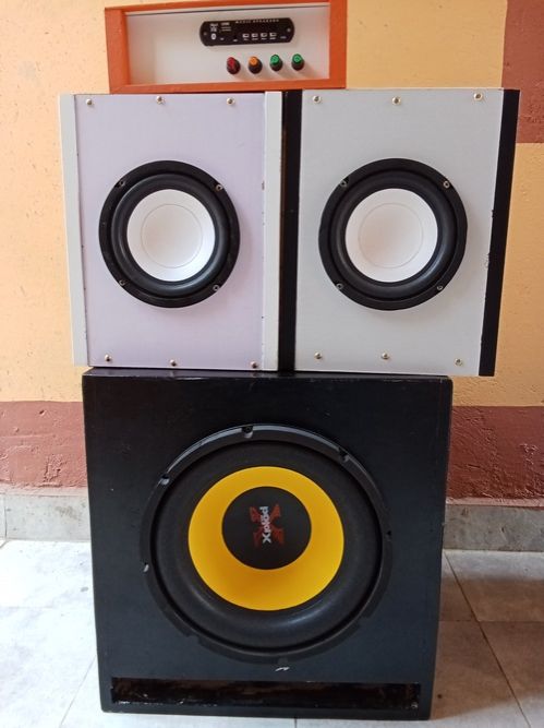 2.1 Powerful Home Theater system 1800W  12" Sony Xplod subwoofer 6.5" Woofers Speakers  Sleek design for music and movies| Stereo effect Bluetooth Tuned cabinets Deep bass Powerful Amplifier  De bas