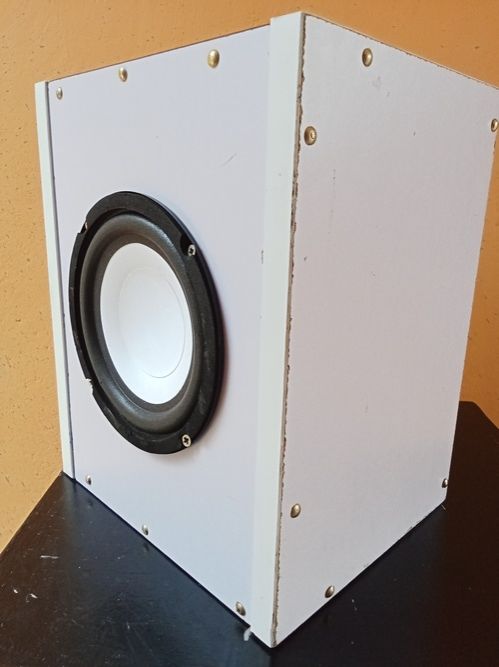 2.1 Powerful Home Theater system 1800W  12" Sony Xplod subwoofer 6.5" Woofers Speakers  Sleek design for music and movies| Stereo effect Bluetooth Tuned cabinets Deep bass Powerful Amplifier  De bas