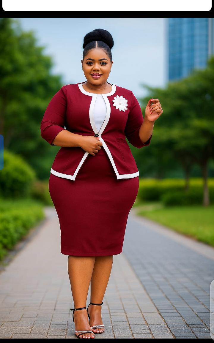 Here we do not joke, we stock the best for you 
Two piece dress suit 
It's a full dress and half coat 
Show up in the office like the boss lady you are ❤️❤️ 
Size 44 46 48 50 52 
Price 3300