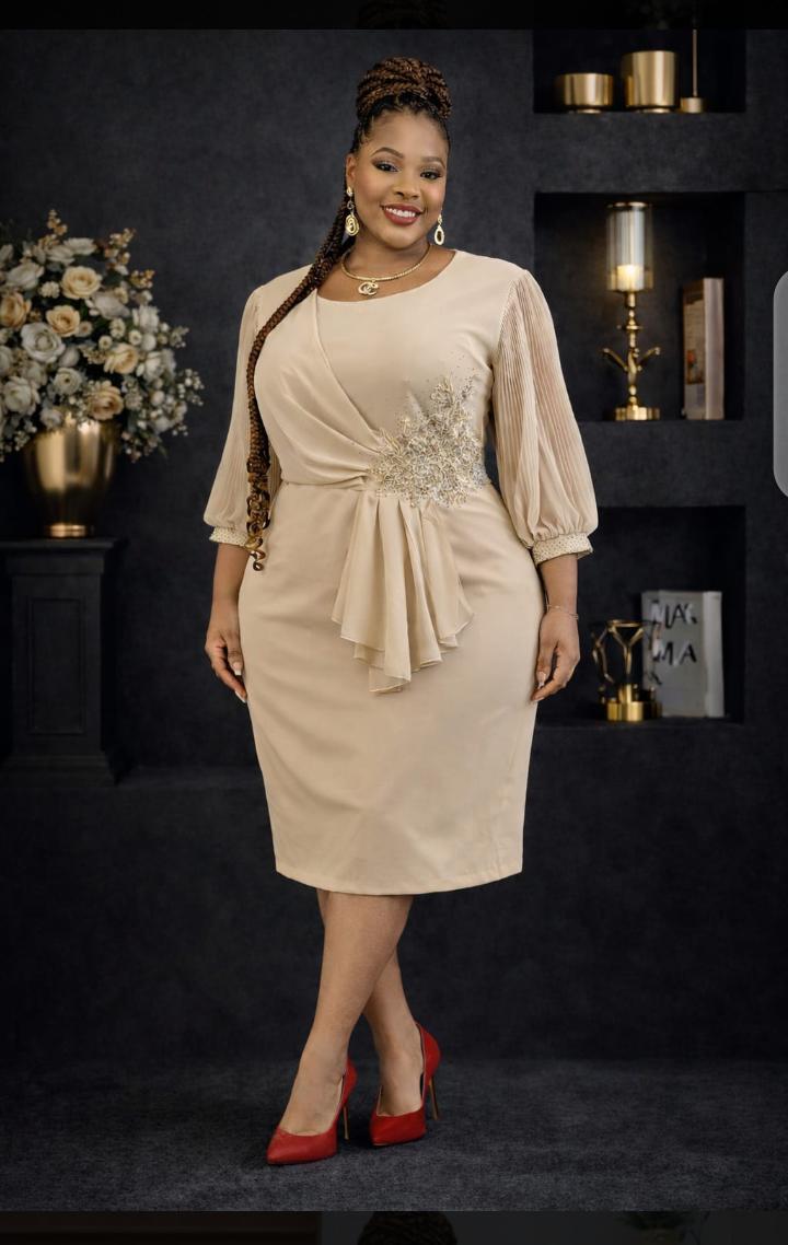 🎀 NEW NEW NEW ‼️
❤️❤️This is not just a dress but a whole mood
🌼 Pretty straight dresses 
🌼sizes:44 to 52
🌼 Perfect office and casual wear 
Price 2900