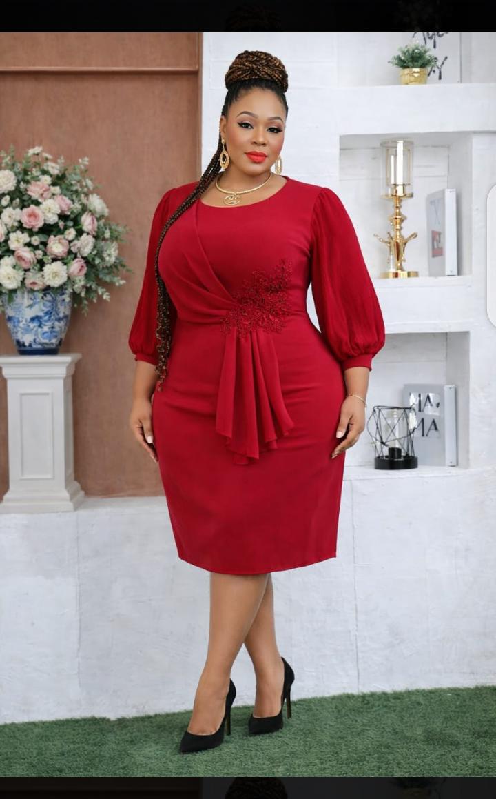 🎀 NEW NEW NEW ‼️
❤️❤️This is not just a dress but a whole mood
🌼 Pretty straight dresses 
🌼sizes:44 to 52
🌼 Perfect office and casual wear 
Price 2900