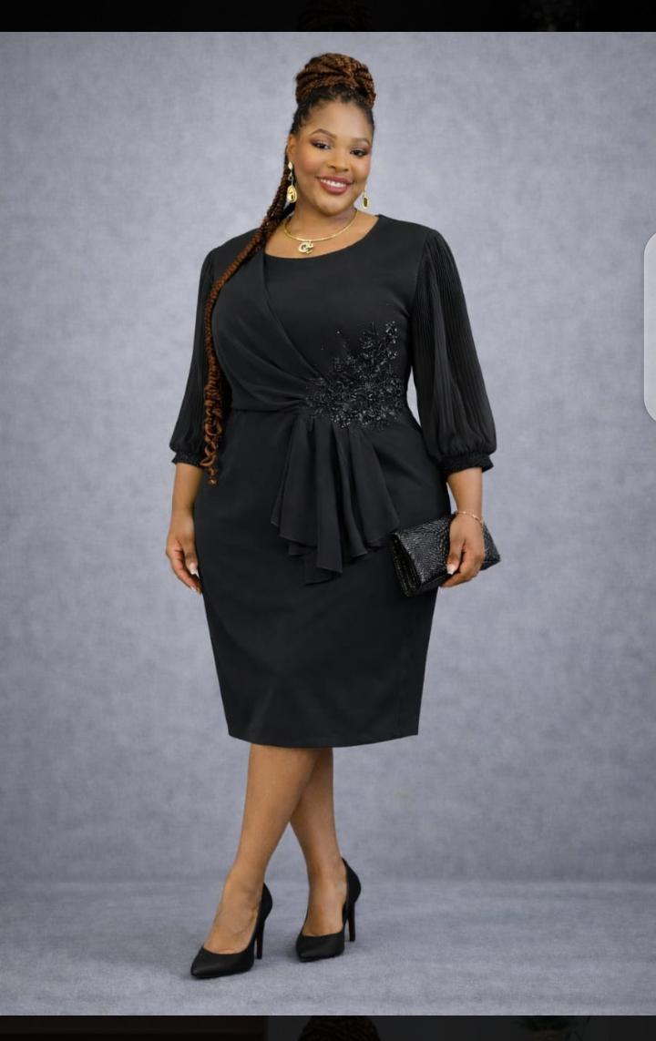 🎀 NEW NEW NEW ‼️
❤️❤️This is not just a dress but a whole mood
🌼 Pretty straight dresses 
🌼sizes:44 to 52
🌼 Perfect office and casual wear 
Price 2900