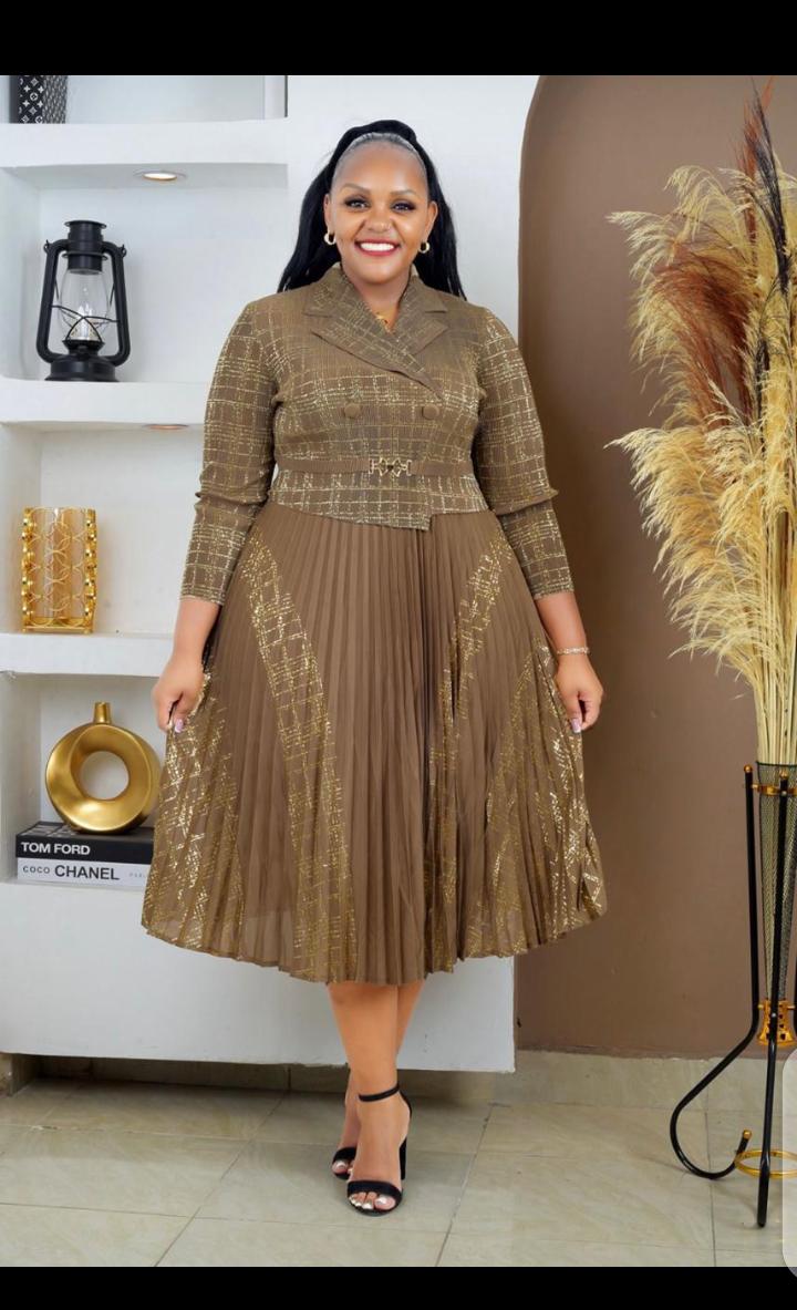 ‼️🔥 New arrivals‼️
Giving Rich auntie vibes🥰
Perfect for any event👌🏾
Elegant miyaki dress 
Free size; can fit 44-56
Price 3400